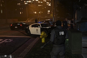 GTA5线下转职警察抓坏人MOD